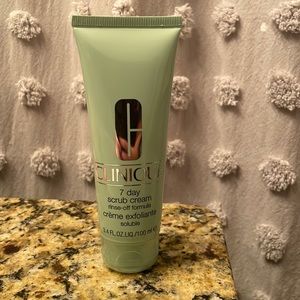Clinique 7 Day Scrub Cream